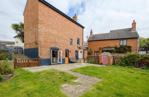 Leiston House | Frogmore Cottage