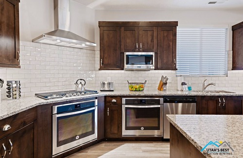 Santa Clara House | (From$569 Sleeps43)PrivatePool*Rec-Court*MiniGolf*Theatre* Complete Privacy *