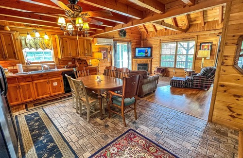 Piney Creek Cabin | From Fireplace Evenings to Deckside Sunsets- Breezy River Has It All