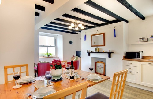 Aberdaron House | Fron Olau - Three Bedroom House, Sleeps 5