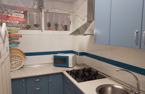 Cadiz Apartment | Front apartment to the sea with spectacular views to the beach. Parking and WIFI