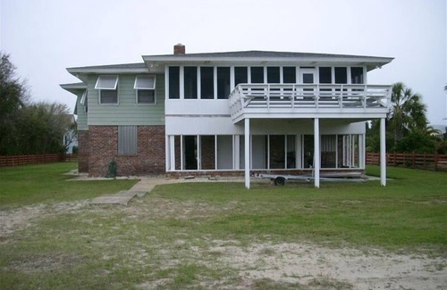 Sullivan's Island House | Front Beach Beautiful View 3 Bedroom Home