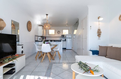 Sitio de Calahonda Ski Chalet | Front BEACH house - Full SEA view - Dona Lola BEACH Resort - between MARBELLA and La Cala de Mijas - 2 bedrooms - Ref.: CS183