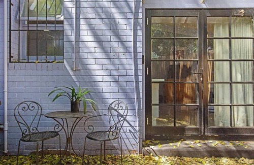 Waterloo Condo | Front Garden Granny Flat