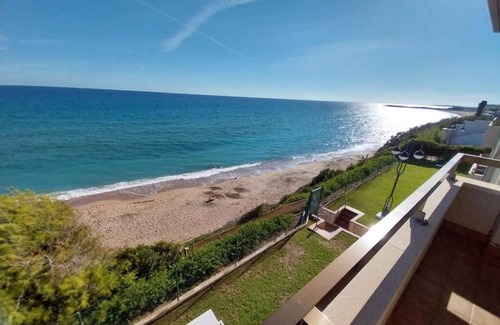 Roda de Bara Apartment | Front Line Beach Costa Dorada