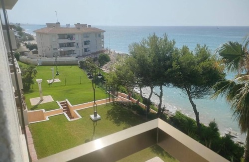 Roda de Bara Apartment | Front Line Beach Costa Dorada