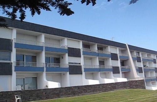 Kerroch Apartment | front of sea