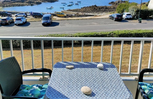 Kerroch Apartment | front of sea