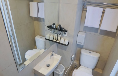 Jakarta Hotel | Front One Boutique Hotel Taman Anggrek