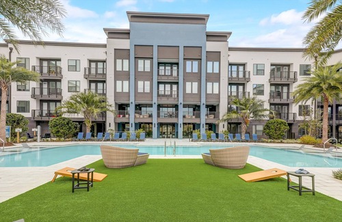 Deerwood Apartment | Frontdesk 1 BR Apt Near St Johns Town Center