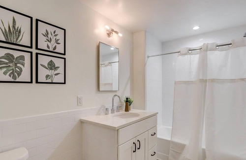 Menlo Park Apartment | Frontdesk | 1 BR Apt near Museums