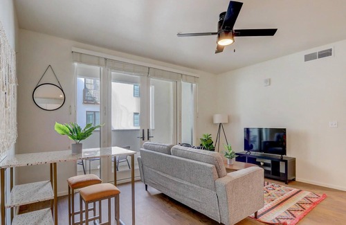 Menlo Park Apartment | Frontdesk | 1 BR Apt near Museums
