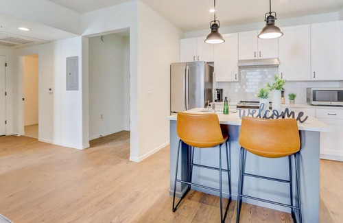 Menlo Park Apartment | Frontdesk | 1 BR Apt near Museums