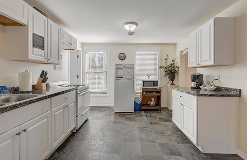 Lower East Side Apartment | FRONTDESK 1600 N Jackson St Apts Lower East Side Milwaukee