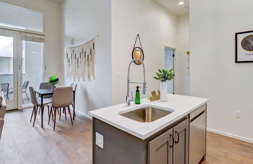 Menlo Park Apartment | Frontdesk | 2 BR Apt in Menlo Park
