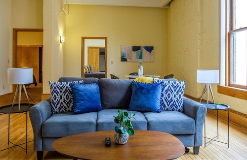 Gateway District Apartment | FRONTDESK 2063 East 4th Street Apts Downtown Cleveland
