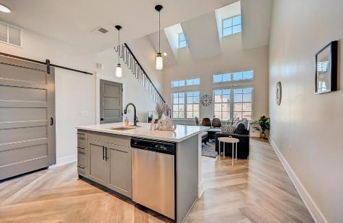 Downtown Columbus Apartment | FRONTDESK 534 E Rich St Apts Downtown Columbus