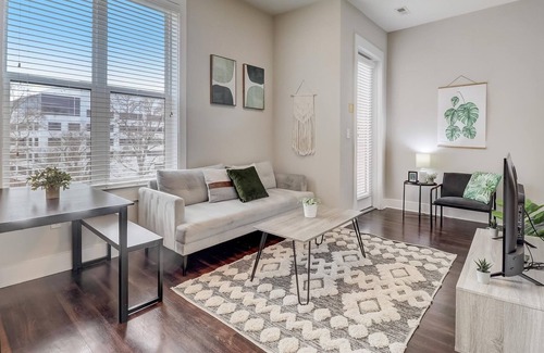 Charlotte Condo | FRONTDESK Berkshire Dilworth Apts Midtown Charlotte