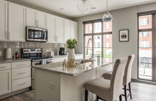 Scioto Mile Apartment | Frontdesk | Central Loft w/ Lots of Natural Light