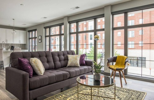 Scioto Mile Apartment | Frontdesk | Central Loft w/ Lots of Natural Light