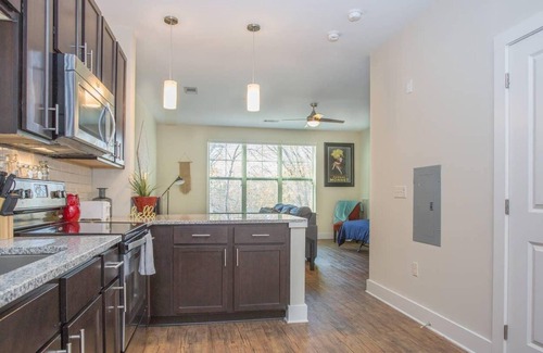 SouthPark Apartment | Frontdesk | Designer + Chic Studio Apt w/ Parking