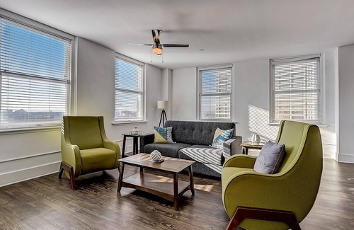 Downtown Fort Worth Apartment | FRONTDESK Historic Electric Bldg Apts Downtown Fort Worth