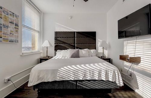 Downtown Fort Worth Apartment | FRONTDESK Historic Electric Bldg Apts Downtown Fort Worth