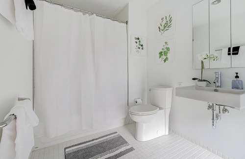 Gateway District Apartment | FRONTDESK Lofts at 629 Euclid Downtown Cleveland