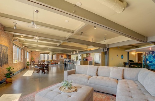 Gateway District Apartment | FRONTDESK Lofts at 629 Euclid Downtown Cleveland