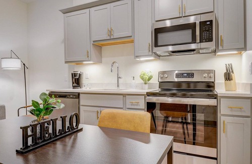 Downtown Louisville Apartment | FRONTDESK Myers Medical Lofts Downtown Louisville