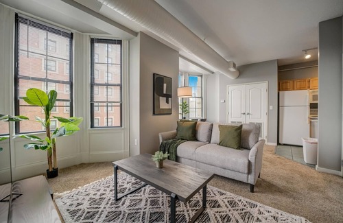 Gateway District Apartment | FRONTDESK Osborn Apts Downtown Cleveland
