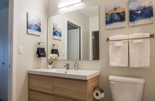 Downtown Des Moines Apartment | FRONTDESK Rowat Lofts East Village Des Moines