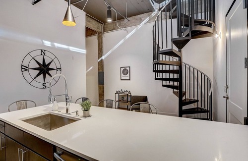 Five Points South Apartment | Frontdesk The Denham Bldg Apts Parkside Dist Birmingham