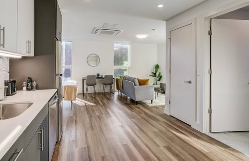 North Philadelphia West Apartment | FRONTDESK The Glenwood Apts Brewerytown Philadelphia