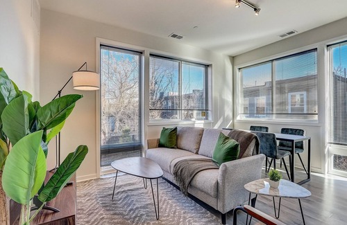 West Philadelphia Apartment | FRONTDESK The Hub at 31 Brewerytown Apts Philadelphia