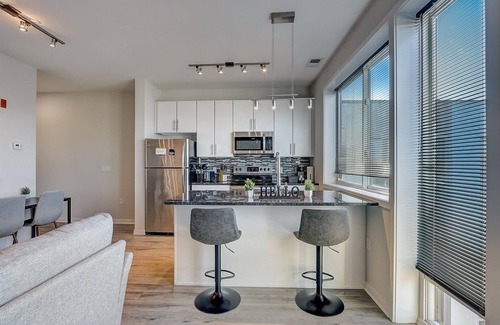 West Philadelphia Apartment | FRONTDESK The Hub at 31 Brewerytown Apts Philadelphia