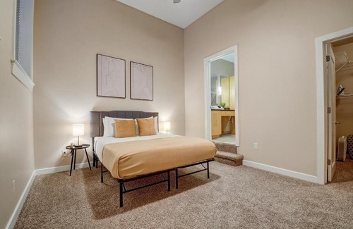 Downtown St. Louis Apartment | FRONTDESK The Lofts at OPOP Downtown St Louis