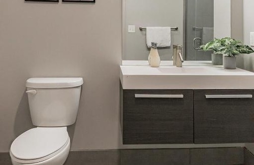 Downtown St. Louis Apartment | FRONTDESK Tower at OPOP Apts Downtown St Louis