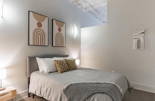 Downtown St. Louis Apartment | FRONTDESK Tower at OPOP Apts Downtown St Louis
