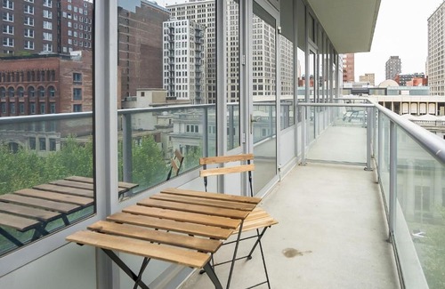 Downtown St. Louis Apartment | FRONTDESK Tower at OPOP Apts Downtown St Louis