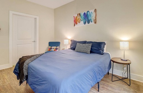 SouthPark Apartment | Frontdesk | Updated Studio Apt w/ Parking