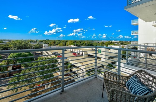 St. Petersburg - Clearwater Apartment | FRONTDESK Vantage Apts Edge District St Pete