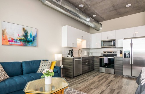 St. Petersburg - Clearwater Apartment | FRONTDESK Vantage Apts Edge District St Pete