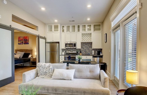 Commonwealth Apartment | FRONTDESK Village at Commonwealth Apts Plaza Midwood Charlotte