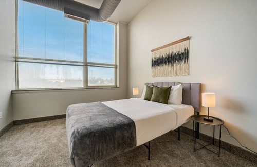 Cleveland Apartment | FRONTDESK Waterfront Apts Downtown Cleveland
