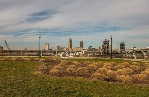 Cleveland Apartment | Frontdesk Waterfront Apts Downtown Cleveland