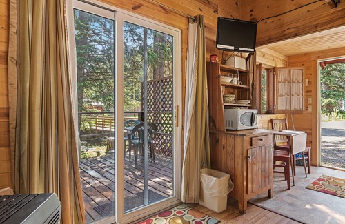 Cheyenne Crossing Cabin | Frontier Cabin With Hot Tub On Spearfish Creek