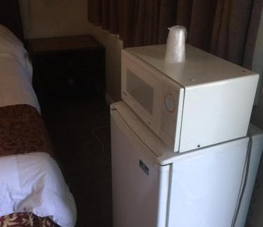 Anaheim Resort Hotel | Frontier Motel