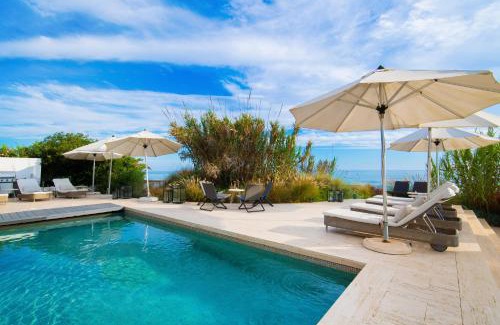 Urbanizacion Costabella Apartment | Frontline 6 BDRM Luxury Villa w Beach Access