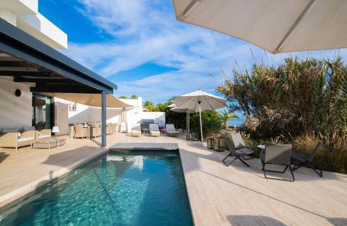 Urbanizacion Costabella Apartment | Frontline 6 BDRM Luxury Villa w Beach Access